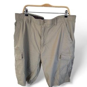 Men’s Wear First Cargo Shorts Size 42 Tan Utility Pocket Casual Shorts